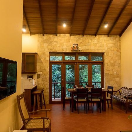 Aronka Homestay Канди Екстериор снимка