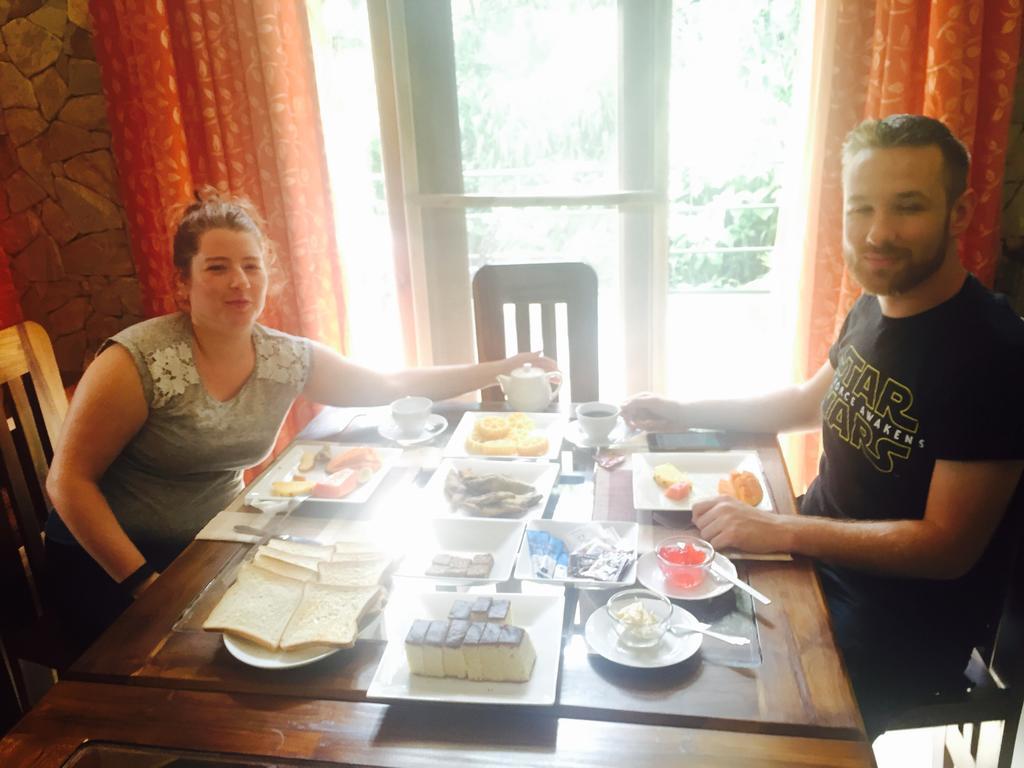 Aronka Homestay Канди Екстериор снимка