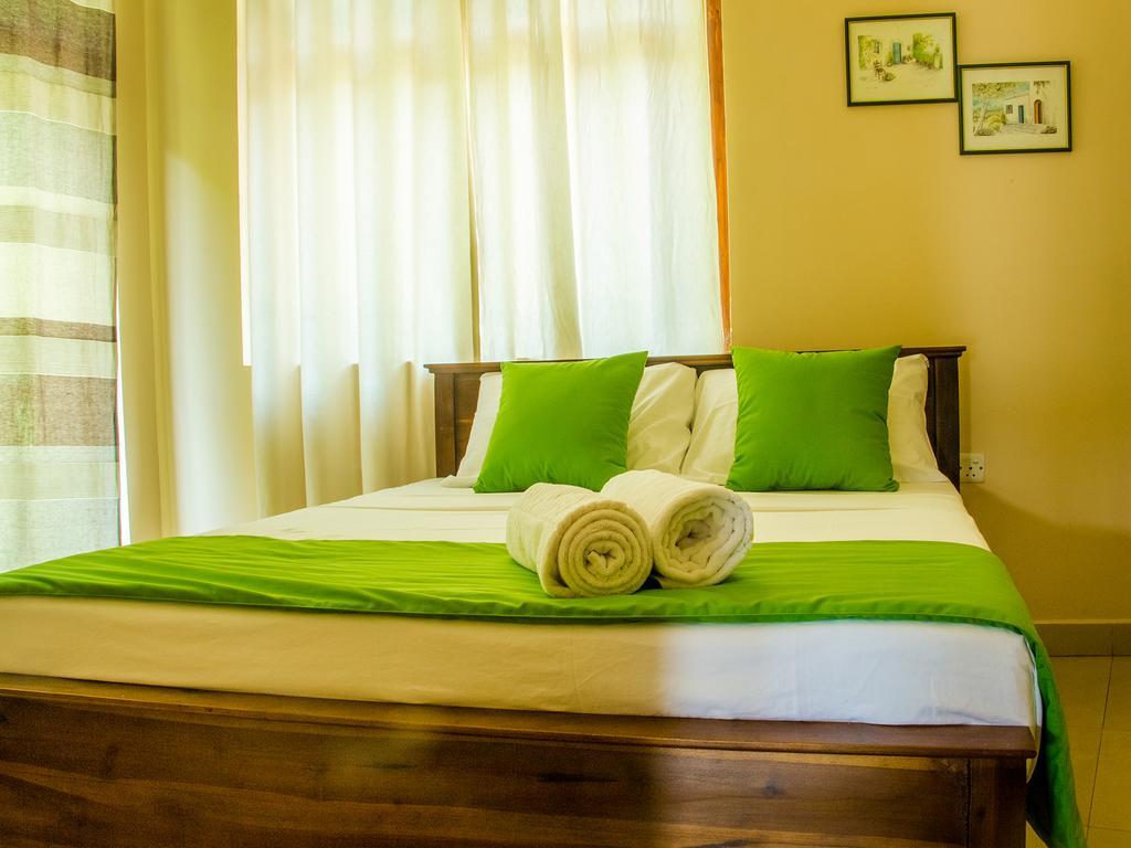 Aronka Homestay Канди Екстериор снимка