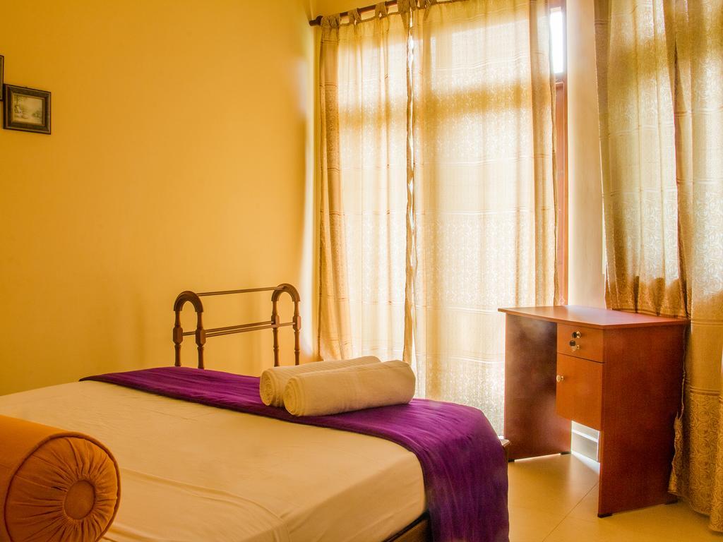 Aronka Homestay Канди Екстериор снимка