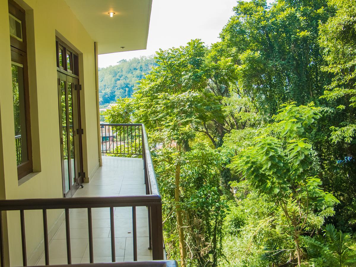 Aronka Homestay Канди Екстериор снимка