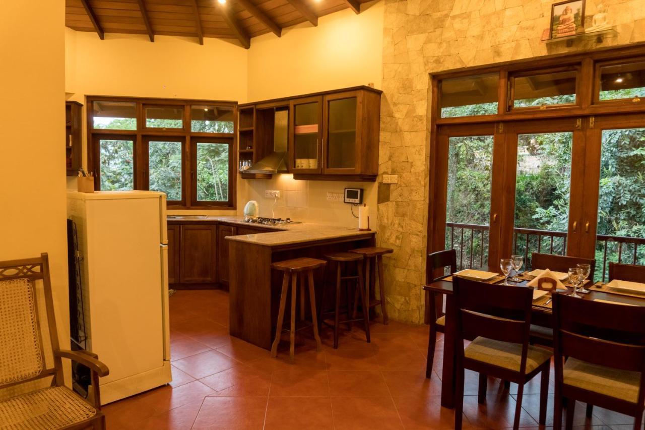 Aronka Homestay Канди Стая снимка
