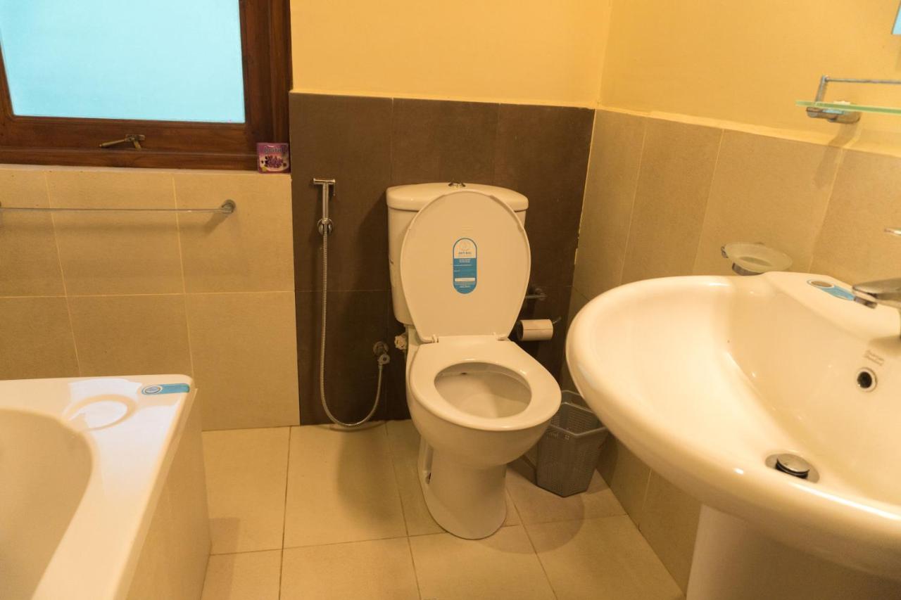 Aronka Homestay Канди Екстериор снимка