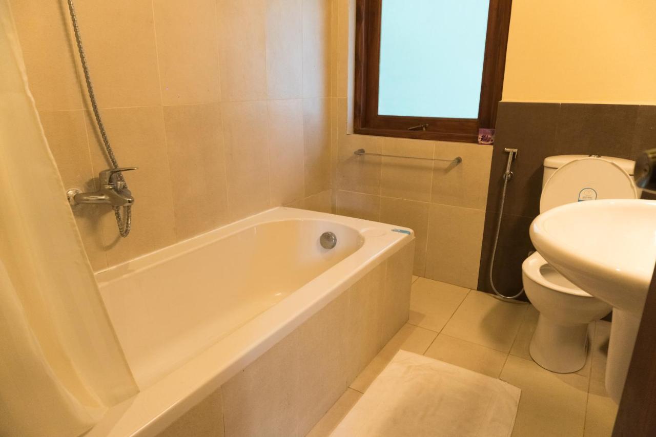 Aronka Homestay Канди Екстериор снимка