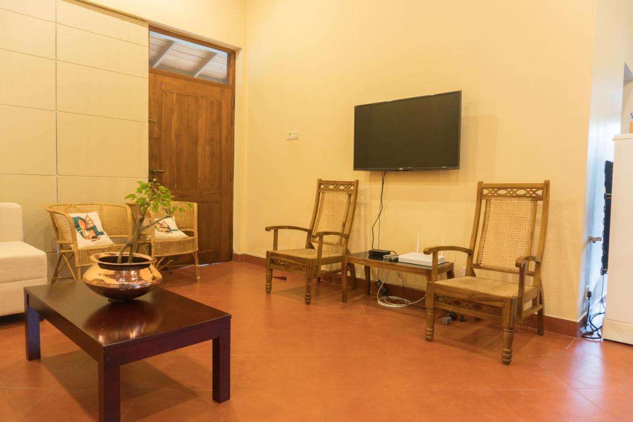 Aronka Homestay Канди Стая снимка